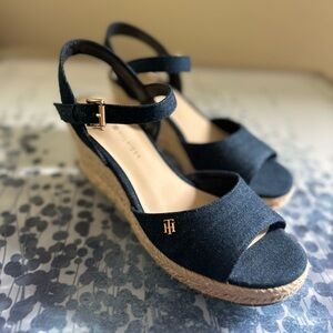 Tommy Hilfiger Navy Wedges Size 7. New/ Never worn! Very cute!